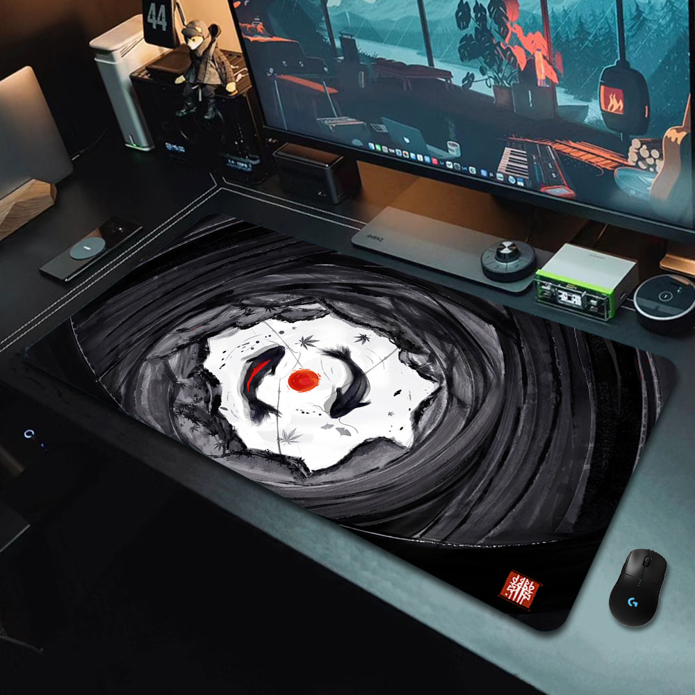 Ying and Yang Pattern Mouse Pad